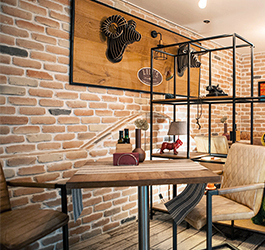 Belize Salmon: cărămidă aparentă care transformă spațiile HoReCa